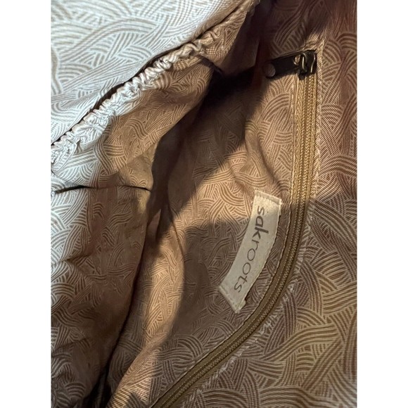 Sakroots Crimson Flower Power Medium Crossbody Bag - Picture 6 of 7